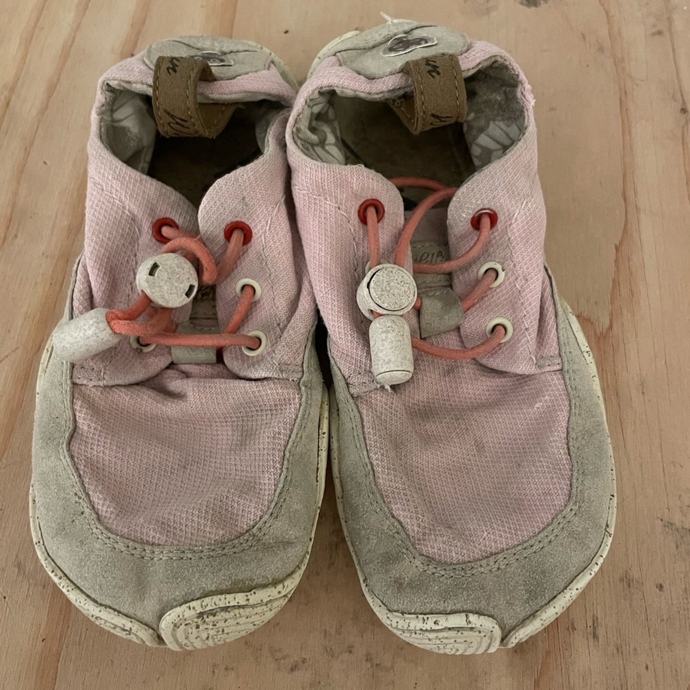 Toddler wildlings barefoot shoes size 10